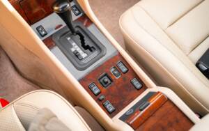 Bild 31/38 von Mercedes-Benz 500 E (1991)