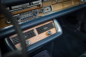 Image 21/39 of Mercedes-Benz 280 SE 3,5 (1971)