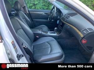 Immagine 14/15 di Mercedes-Benz E 320 T (2003)