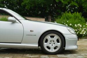 Immagine 29/50 di Mercedes-Benz SLK 230 Kompressor (1997)