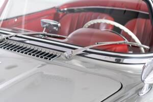 Image 19/36 of Mercedes-Benz 300 SL Roadster (1961)