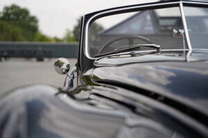 Image 43/50 of Jaguar XK 140 DHC (1956)
