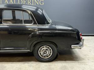 Image 13/50 of Mercedes-Benz 220 S (1955)