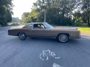 Bild 8/33 von Cadillac Fleetwood Eldorado Biarritz Coupe (1977)