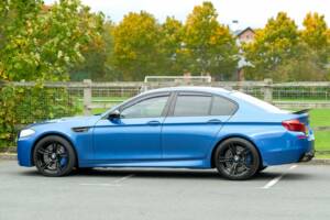 Image 15/50 of BMW M5 (2014)