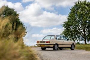 Image 13/48 of BMW 320/6 (1980)