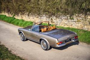 Image 14/31 of Mercedes-Benz 280 SL (1969)