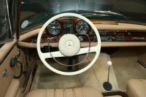 Bild 17/50 von Mercedes-Benz 250 SE (1966)