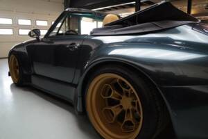 Image 47/50 of Porsche 911 Carrera RWB (1995)