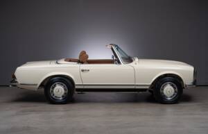 Image 6/41 of Mercedes-Benz 280 SL (1969)