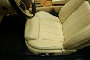 Image 14/49 de Bentley Azure (2006)