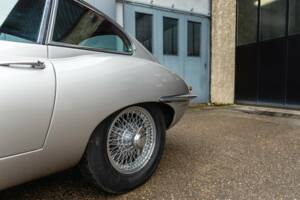 Image 12/50 of Jaguar E-Type 4.2 (1965)