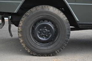 Immagine 19/50 di Mercedes-Benz 240 GD (SWB) (1987)