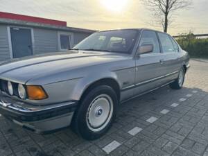 Bild 7/8 von BMW 750iL (1989)