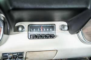 Image 24/50 of Ford Mustang 302 (1966)