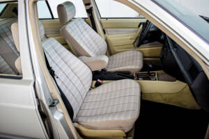 Bild 45/50 von Mercedes-Benz 190 D 2.5 Turbo (1989)