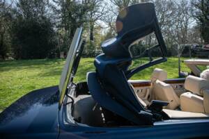 Image 49/50 of Bentley Azure Mulliner (1996)