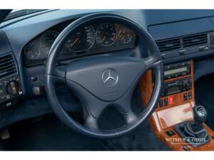 Afbeelding 22/32 van Mercedes-Benz SL 280 (2000)