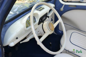 Bild 43/50 von Renault 4 CV Décapotable (1954)