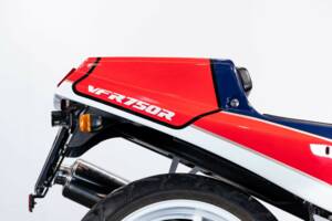 Bild 32/50 von Honda DUMMY (1989)