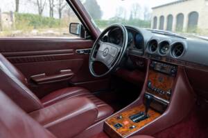 Afbeelding 43/50 van Mercedes-Benz 560 SL (1986)