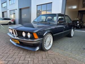 Image 2/28 of BMW 323i (1982)