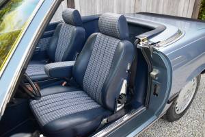 Image 28/47 of Mercedes-Benz 560 SL (1987)