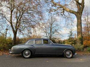 Immagine 7/50 di Bentley S 1 Continental (1958)