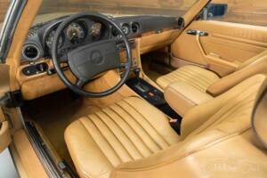Image 18/19 of Mercedes-Benz 560 SL (1988)