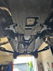 Image 20/32 of Mercedes-Benz 230 E (1987)