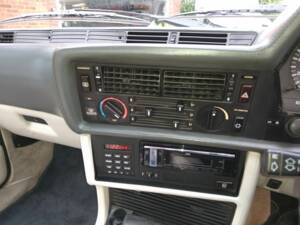 Image 21/21 of BMW 635 CSi (1988)