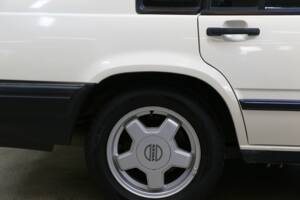 Image 27/34 of Volvo 940 2.3i (1991)