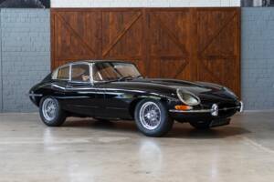 Image 1/31 of Jaguar E-Type 4.2 (1965)