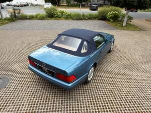 Image 8/24 of Mercedes-Benz SL 280 (1996)