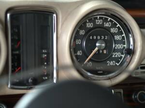 Image 34/57 of Mercedes-Benz 280 SE 3,5 (1971)