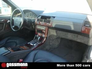 Image 13/14 of Mercedes-Benz SL 320 (1997)