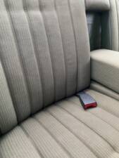 Image 30/66 of Mercedes-Benz 230 CE (1981)