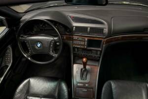 Image 20/41 of BMW 750i (2000)