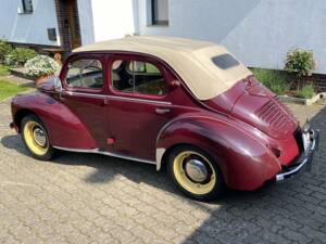 Immagine 7/8 di Renault 4 CV Décapotable (1951)