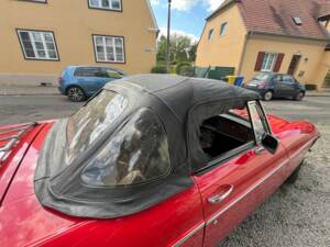 Image 71/81 de MG MGB (1976)