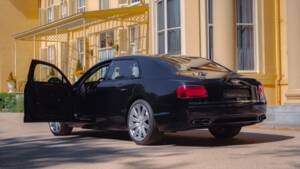 Immagine 6/68 di Bentley Flying Spur V8 S (2017)