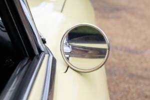 Image 13/40 de Jaguar Type E 4.2 (1966)