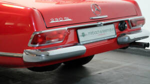 Image 25/28 of Mercedes-Benz 230 SL (1964)