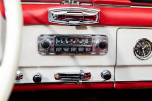 Image 17/28 de Mercedes-Benz 190 SL (1961)