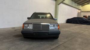 Bild 16/81 von Mercedes-Benz 250 TD (1992)
