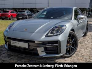 Image 1/50 of Porsche Panamera 4 E-Hybrid (2026)