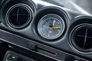 Image 13/38 of Mercedes-Benz 350 SL (1973)