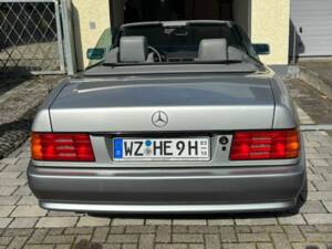 Bild 3/8 von Mercedes-Benz 300 SL-24 (1992)