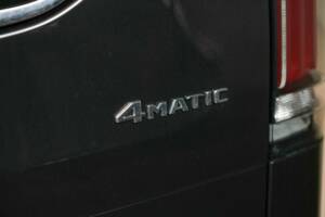 Image 14/50 de Mercedes-Benz V 300 d (2025)