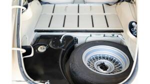 Bild 13/102 von Jaguar E-Type 4.2 (1966)